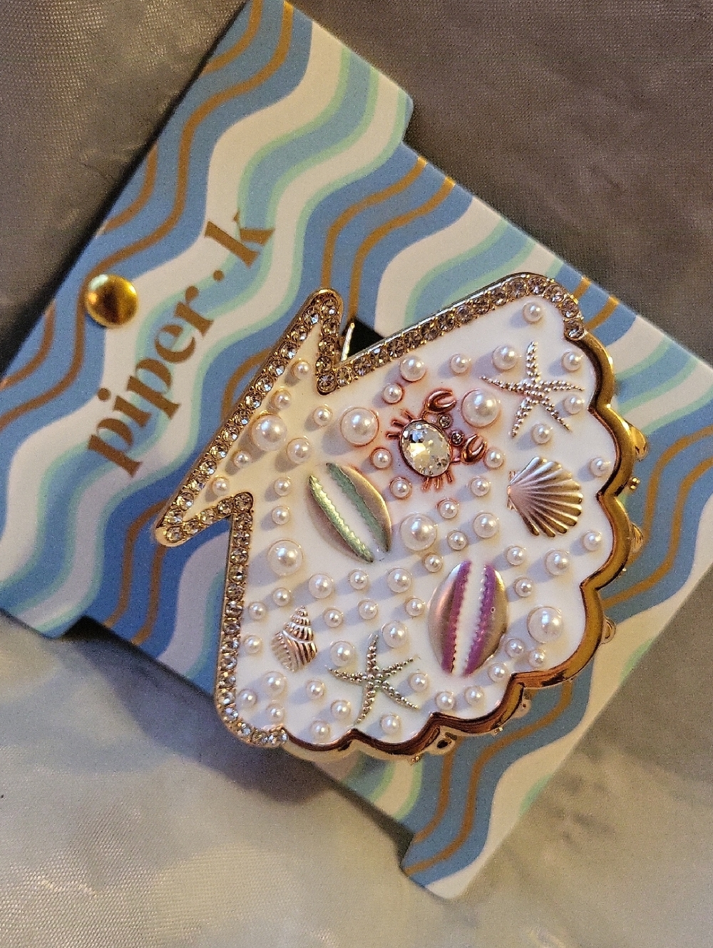 Piper K Scallop Shell Hairclip with Seashells and Pearls Ls. BRAND NEW